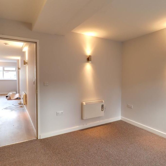 1 bedroom ground floor flat to rent - Photo 1