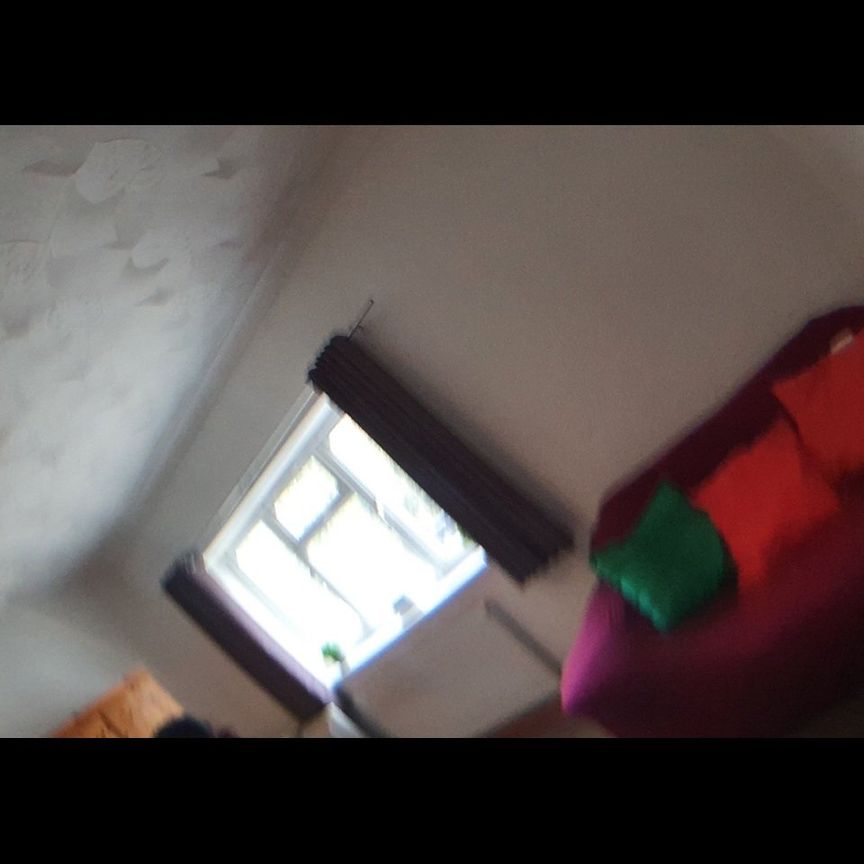 Room in a Shared House, Portswood Road, SO17 - Photo 1