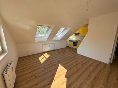 Frisch sanierte Dachgeschosswohnung mit 3 Zimmern im Südwesten von Graz - Photo 4