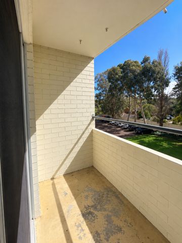 Convenient Claremont Living - Photo 3