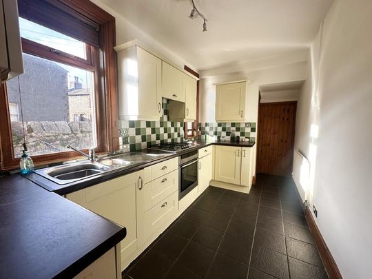 2 bedroom end of terrace house to rent - Photo 1