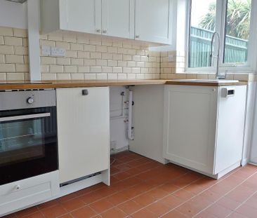 3 bedroom semi-detached house to rent - Photo 4