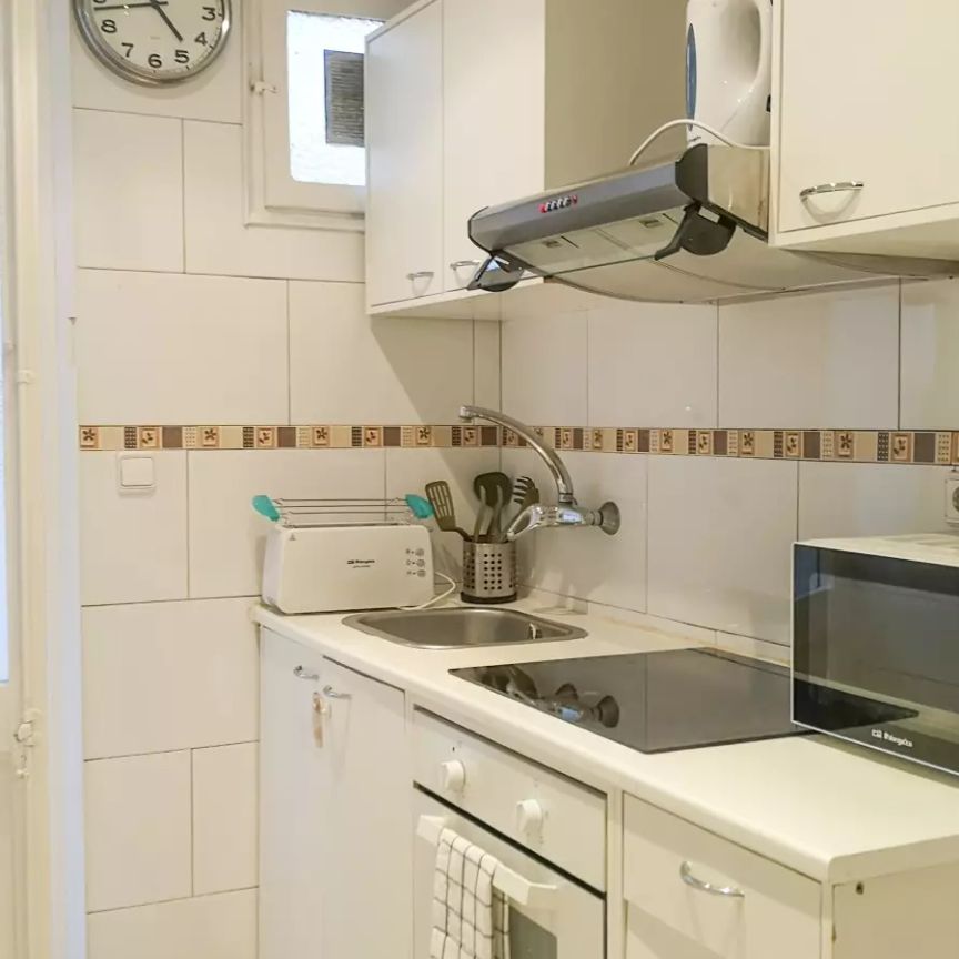 Room for rent in 3-bedroom apartment in L'Hospitalet de Llobregat - Foto 1
