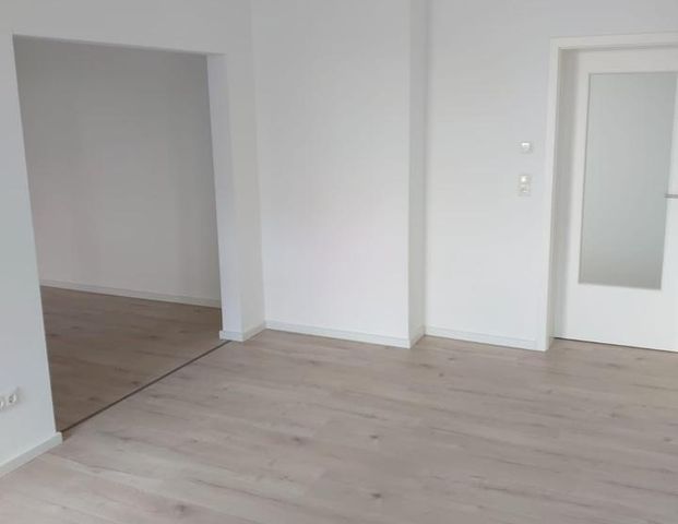 2-Raum-WE-topsaniert mit großer Terrasse zum Garten, EBK, Zentrumsnähe von Reichenbach - Foto 1