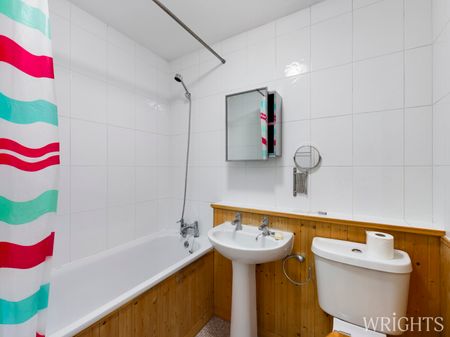 2 bedroom Mid Terraced House - RAMBLERS WAY, PANSHANGER - Photo 4