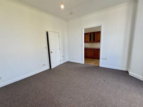 Albemarle Crescent, Scarborough - Photo 1