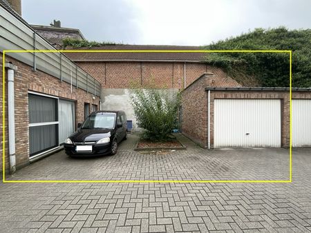 Centraal gelegen gelijkvloers appartement met twee slaapkamers en garage - Foto 3