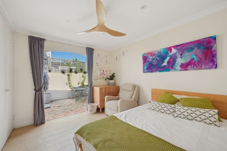 Beachside Living In One Of Tamarama's Most Prized Enclave's - Photo 4