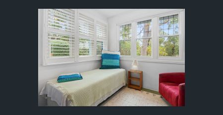 Charming Cottage - Ideally Positioned - Photo 4