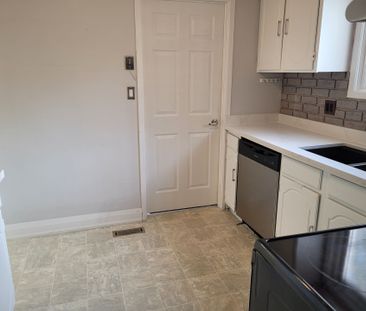 For Lease - 8087 Aintree Drive, Niagara Falls, Ontario - Photo 5