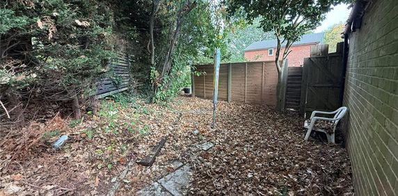 2 bedroom flat to rent - Photo 2