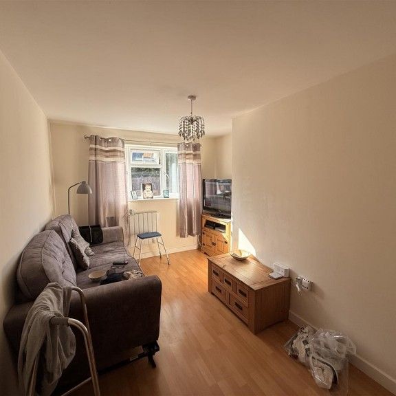 1 BED Apartment To rent - Photo 1