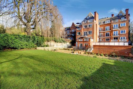 Fitzjohn’s Avenue, Hampstead - Photo 5