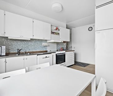 Sorögatan, Kista - Photo 2