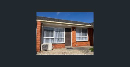 Cool, Calm & Convenient in Noble Park - Photo 4