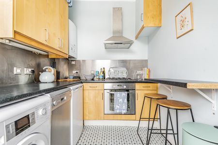 Falcon Road, London, SW11 - Photo 5