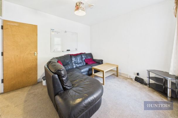 1 bedroom Flat To Let - Photo 1
