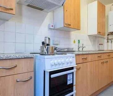 Silver Ensuite Room - Photo 2