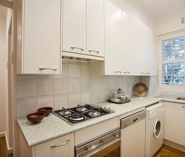 8/2 Marathon Road, Darling Point, NSW 2027 - Photo 4