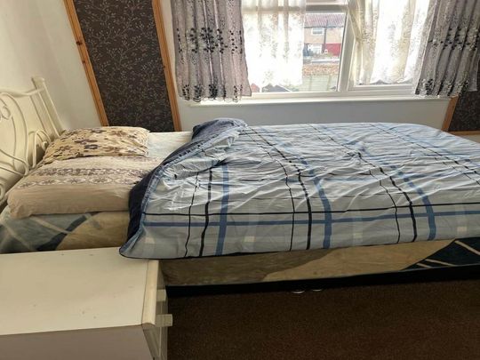 House share to rent - Photo 1