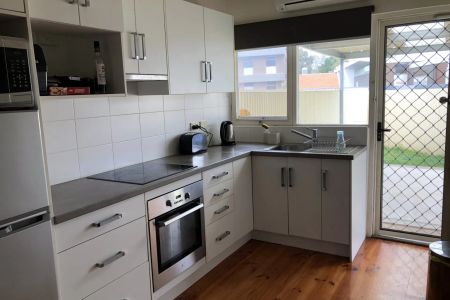 PRIVATE 2 BEDROOM UNIT! - Photo 4