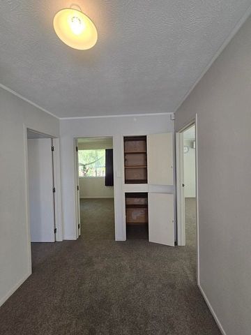 Modern 2-Bedroom Unit – Prime Location-Hub - Photo 2