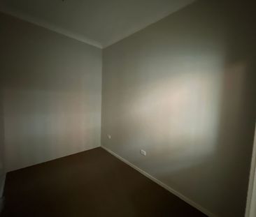 Modern 2-Bedroom Flat in the Heart of the CBD – Utilities Included! - Photo 6