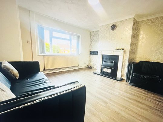 3 bedroom house to rent Scott Hall Road, LS7 - Photo 1