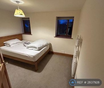 2 bedroom semi-detached house to rent - Photo 3