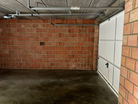 Instapklaar 2-slpk app met garage in Alken - Photo 2
