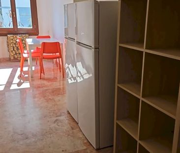 Spacious Single room Via la Farina - Photo 4