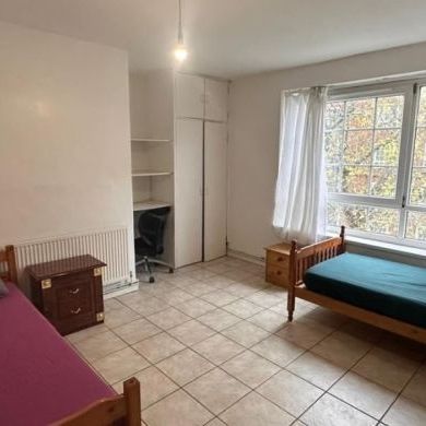 Room in a Shared House, Stockwell Gardens, SW9 - Photo 1