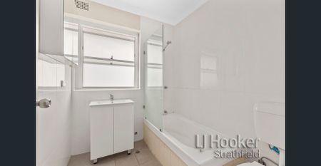 Two Bedroom Apartment - Photo 3