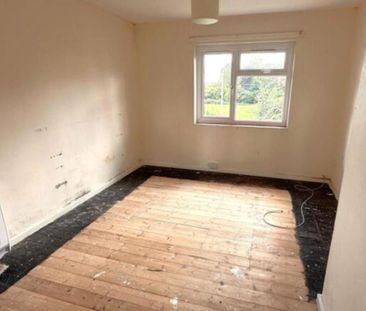 3 bedroom end of terrace house to rent - Photo 3