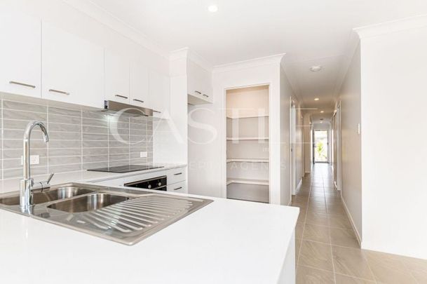 Modern One Bedroom Duplex - Photo 1