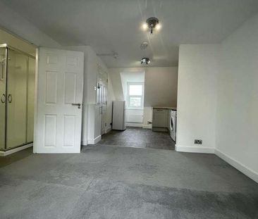 Roundhill Crescent, Brighton, BN2 - Photo 5