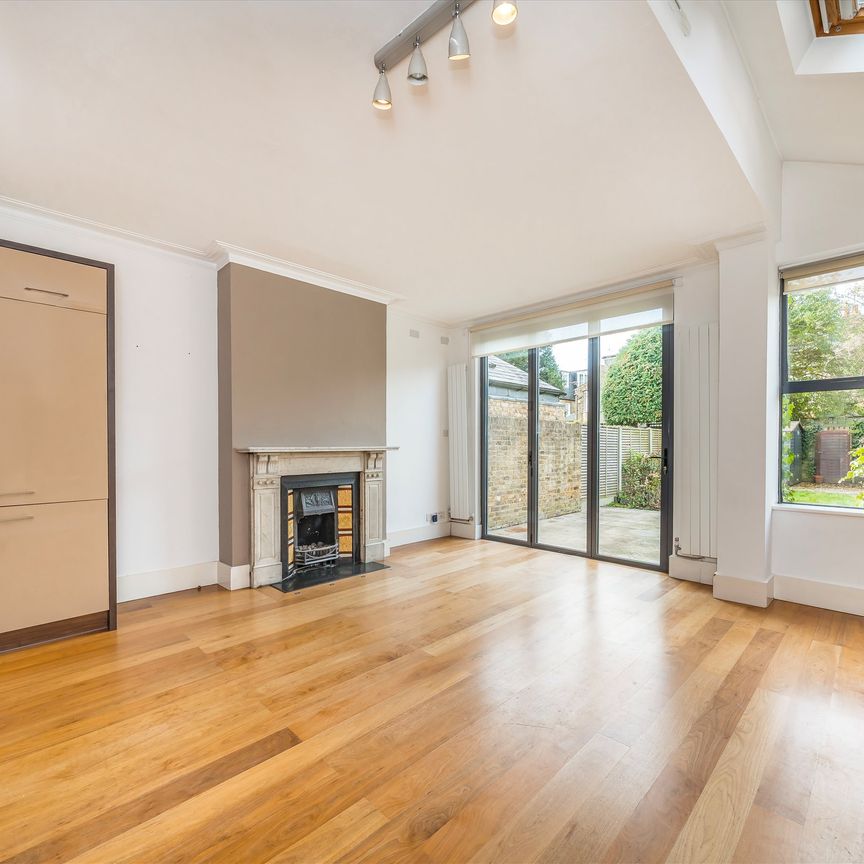 Elm Grove Road, Barnes, SW13, London - Photo 1