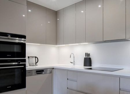 Luxury Apartment for rent in Puerto Banus, Andalusia - Photo 3