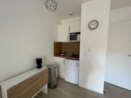 Location Appartement 1 pièce 22m² - Photo 3