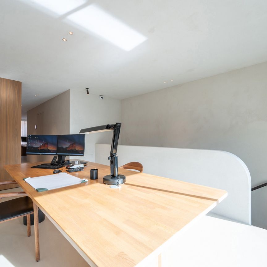 Zeer stijlvolle kantoorruimte te huur in centrum Knokke. - Photo 1