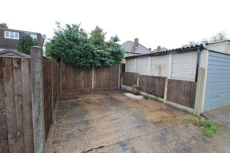 Watford Road, Croxley Green, Rickmansworth, WD3 - Photo 2