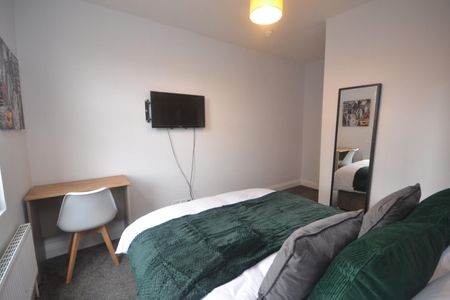 1 bedroom Flat To Let - Photo 4