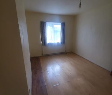 4 bedroom semi-detached house to rent - Photo 5