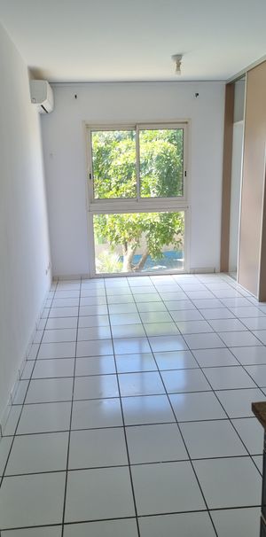 Location Appartement 1 pièce 20m² ST DENIS 97400 - Photo 1