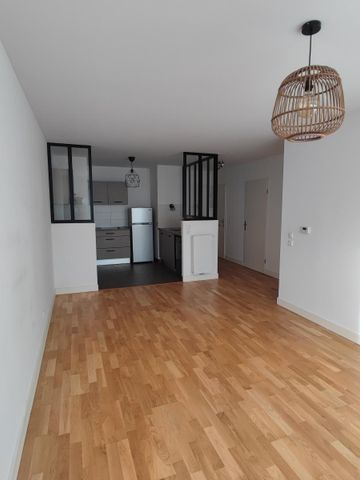 Location Appartement 2 pièces 47m² BORDEAUX 33200 - Photo 3