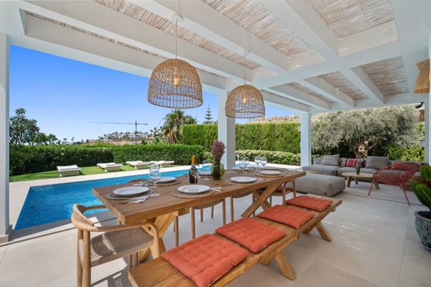 House in El Paraiso, Costa del Sol - Photo 1