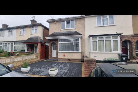 2 bedroom end of terrace house to rent - Photo 5