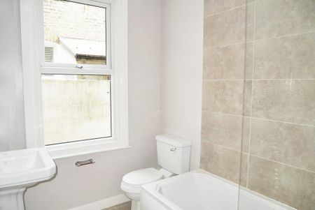 2 bedroom maisonette to rent - Photo 5