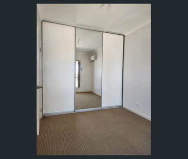 Huge 3 Bedroom Townhouse - Photo 4