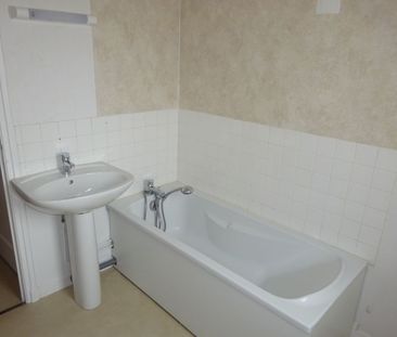 Location appartement T3 57.85m² à Reims (51100) Loyer CC * : 403.94... - Photo 1